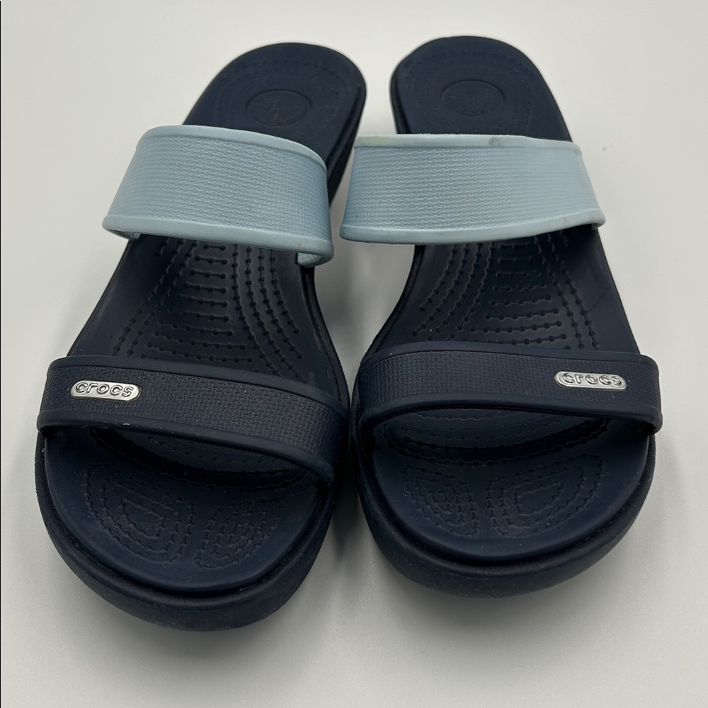 CROCS Women's Dark Blue and Light Blue Sandals Madeira Two Tone Size 7 - Picture 5 of 5